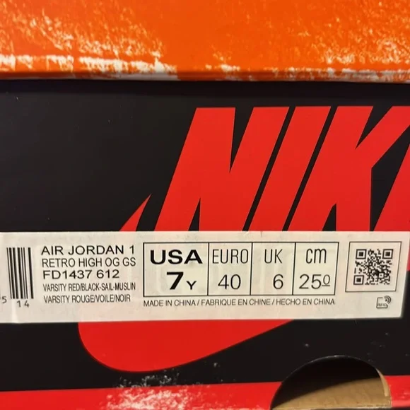 Jordan, one retro lost and found.size 7 has box both laces
